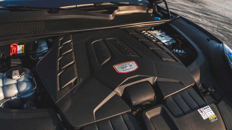 Porsche Benzinli Motor: Şahane Bir Bomba ve Devrim Kararı
