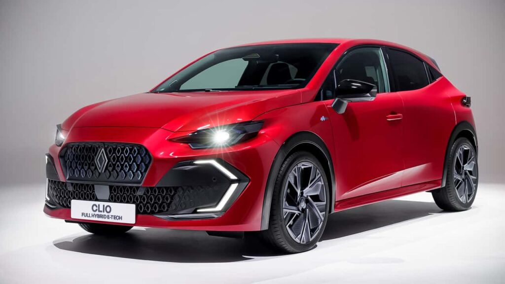 Yeni Renault Clio | Şahane Yeni Renault Clio: Müthiş Bir Rekor ve Bomba Etkisi