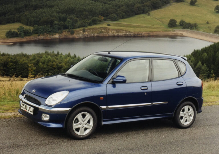 Daihatsu Sirion Alınır Mı ve Nelere Dikkat Edilmeli, Nakit Araç Alımı, Araç Fiyat Hesaplama, Araç Değerleme, Araç Ekspertizi, Oto Galeri Maslak