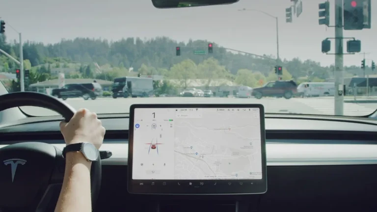 Tesla Autopilot Artık Ücretli Abonelik Gerektiriyor, Otomotiv Sektörü, İkinci El Araba, 2.El Araç Satışı, 2.El Araba, Nakit Araç Alımı