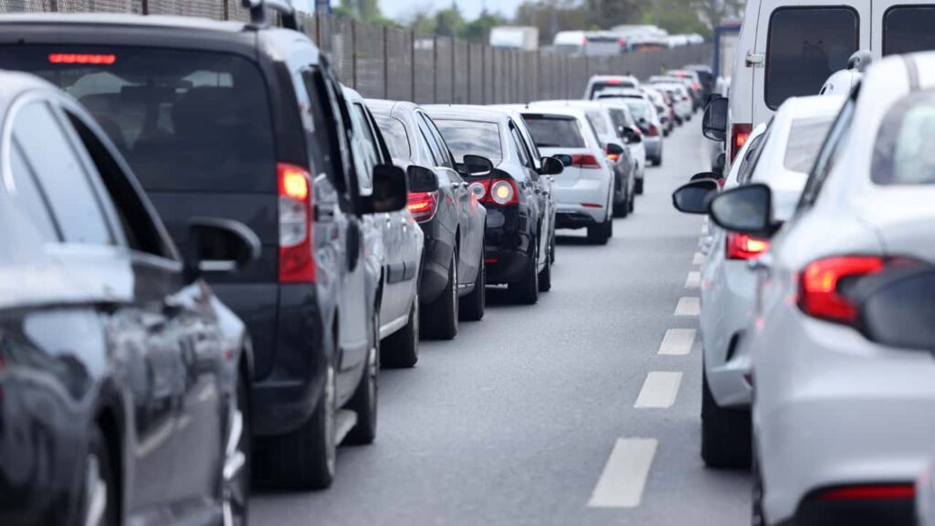 şehir içi trafik | Okul Dönemi Trafiği İçin En Verimli Çözümler, Otogalerio, Maslak Oto Galeri, Otomotiv Sektörü, İkinci El Araba, 2.El Araç Satışı | Oto Galeri Maslak 2.el araba alım satım